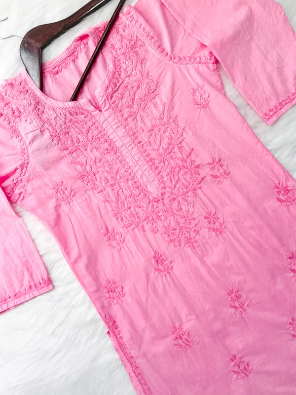 Classic_Cotton_Chikankari_Kurti_–_Light,_Elegant_&_Timeless