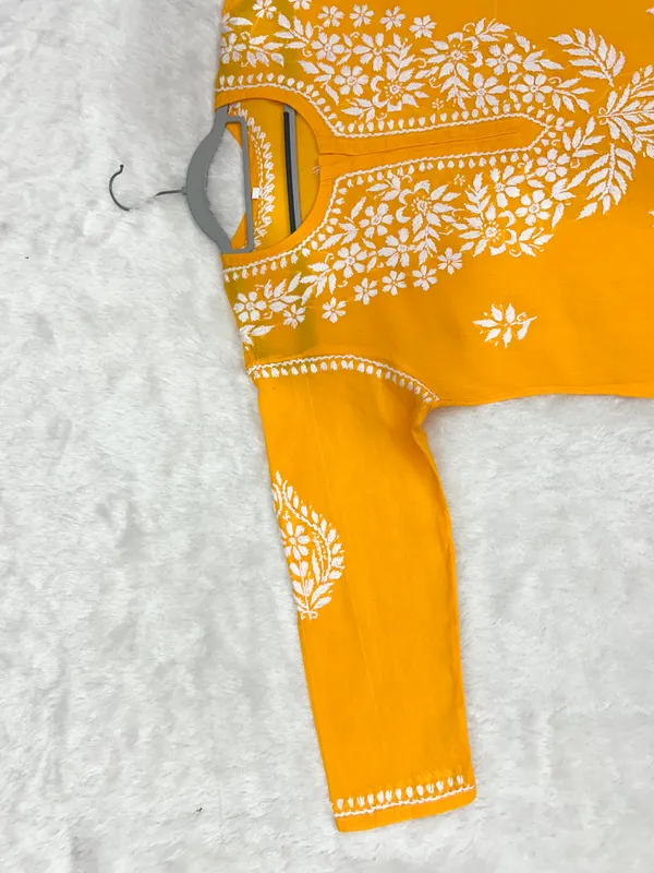 Cotton_Lucknowi_Chikankari_Kurti_Soft_&_Elegant