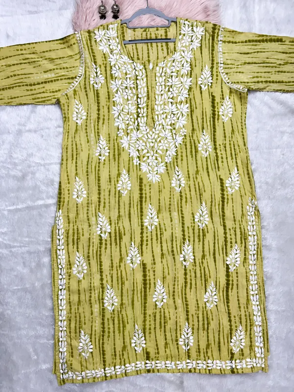 Elegant_Comfort_Plus-Size_Chikankari_Mulmul_Printed_Cotton_Kurti