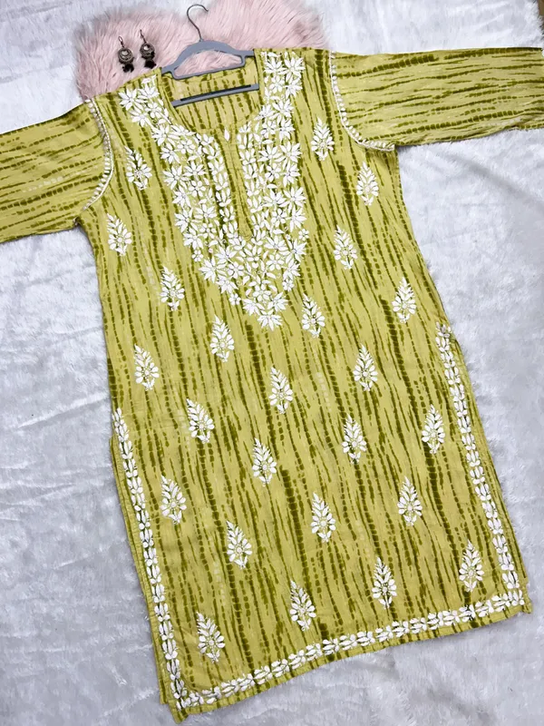 Elegant_Comfort_Plus-Size_Chikankari_Mulmul_Printed_Cotton_Kurti