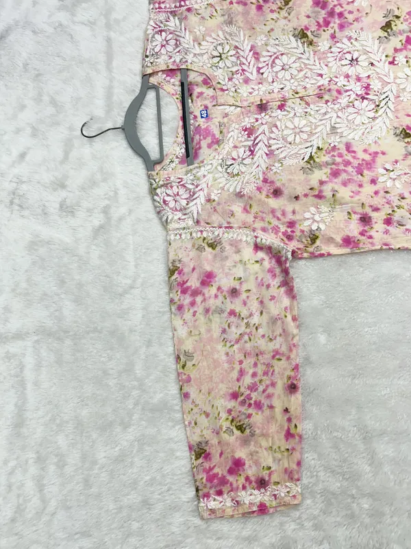 Floral_Printed_Lucknowi_Chikankari_Kurti