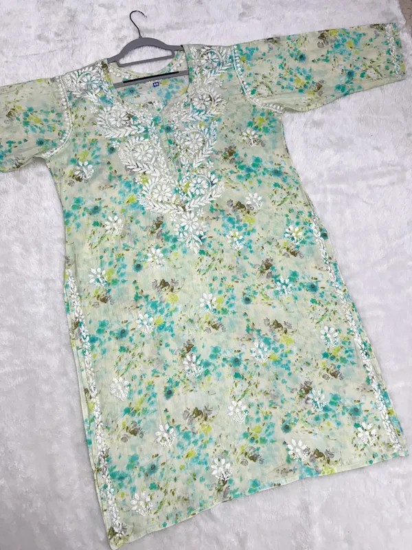 Floral_Printed_Lucknowi_Chikankari_Kurti