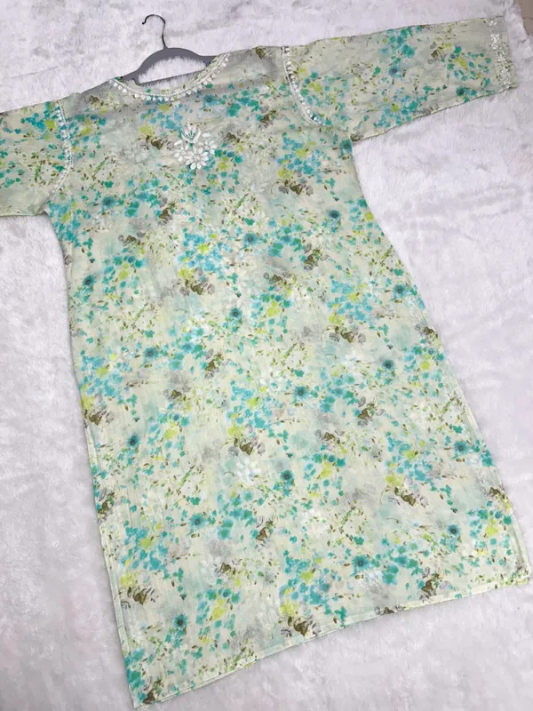 Floral_Printed_Lucknowi_Chikankari_Kurti