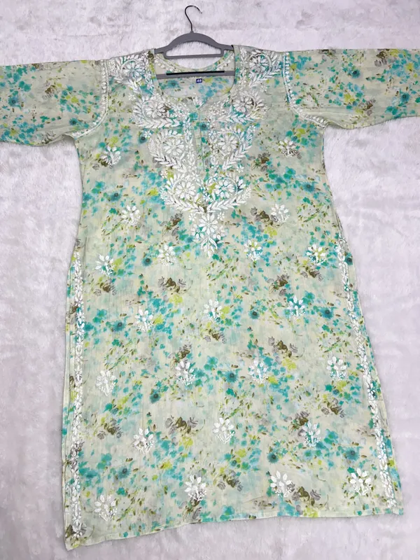 Floral_Printed_Lucknowi_Chikankari_Kurti
