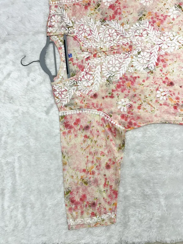 Floral_Printed_Lucknowi_Chikankari_Kurti