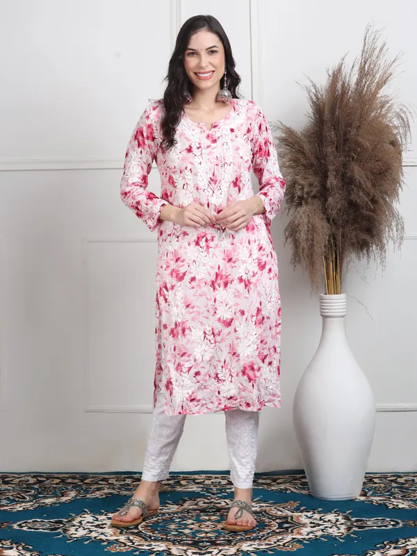 Handcrafted_Mul_Chikankari_Kurti_Pure_Cotton_Comfort_&_Grace