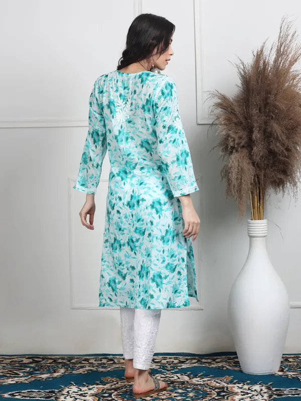 Handcrafted_Mul_Chikankari_Kurti_Pure_Cotton_Comfort_&_Grace