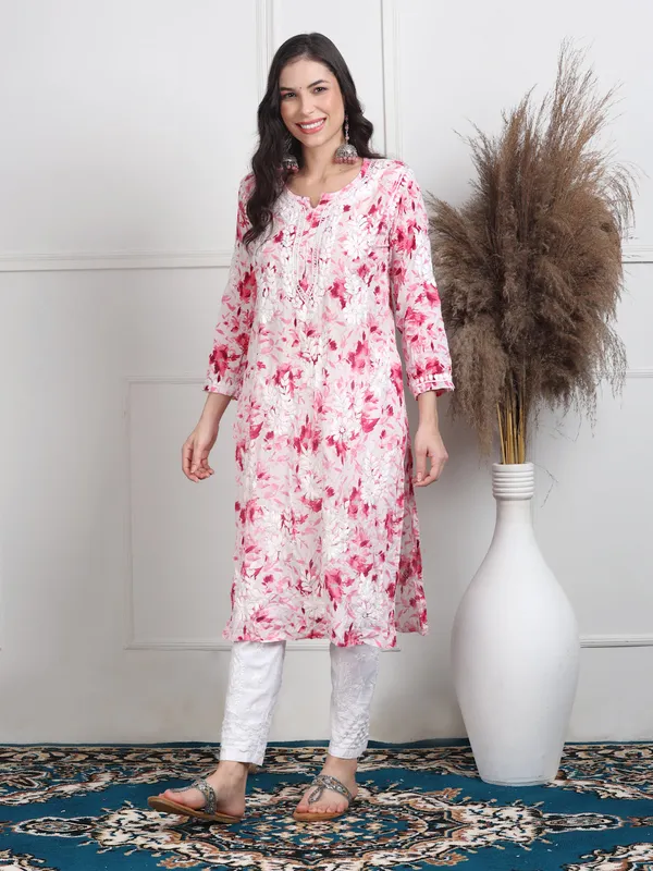 Handcrafted_Mul_Chikankari_Kurti_Pure_Cotton_Comfort_&_Grace