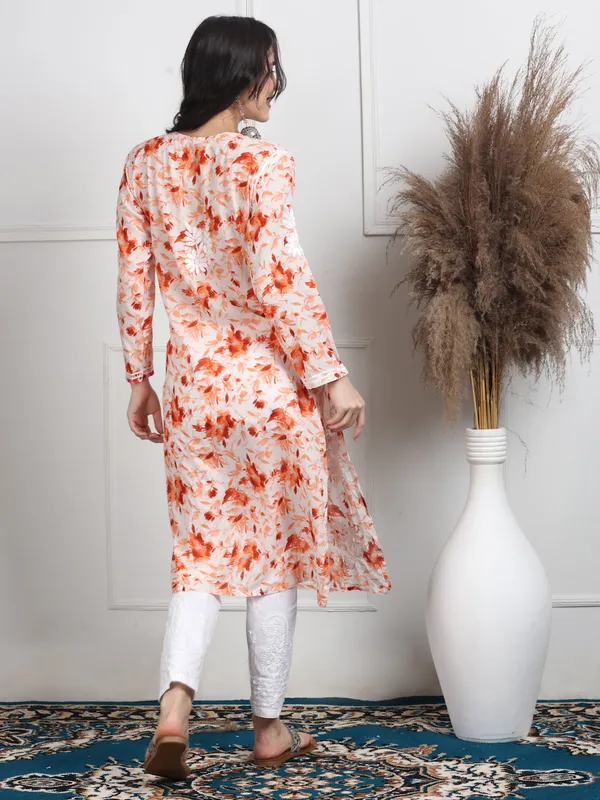 Handcrafted_Mul_Chikankari_Kurti_Pure_Cotton_Comfort_&_Grace