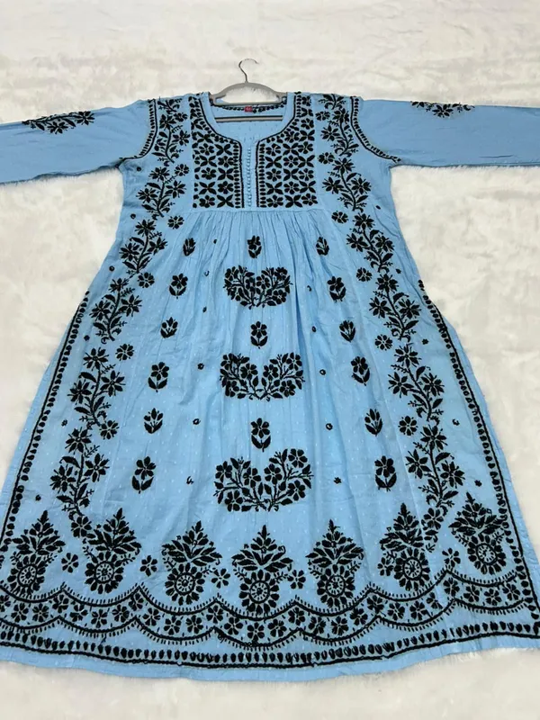 Zara_Cotton_Nayera-Cut_Lucknowi_Chikankari_Kurti