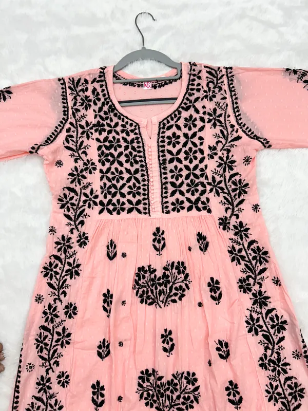 Zara_Cotton_Nayera-Cut_Lucknowi_Chikankari_Kurti