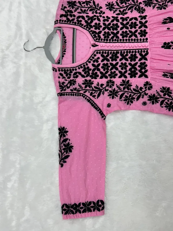 Zara_Cotton_Nayera-Cut_Lucknowi_Chikankari_Kurti