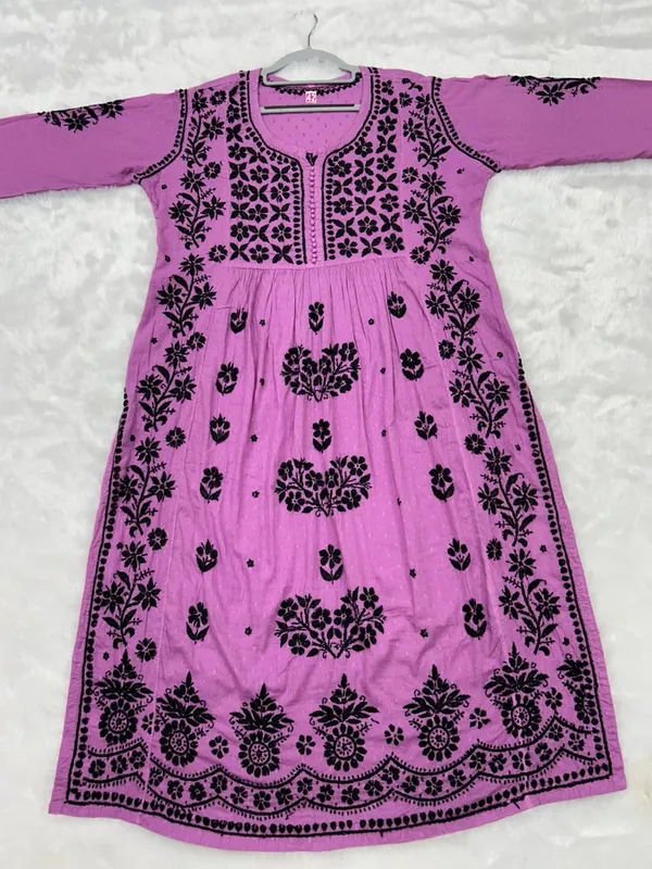 Zara_Cotton_Nayera-Cut_Lucknowi_Chikankari_Kurti