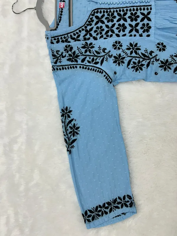 Zara_Cotton_Nayera-Cut_Lucknowi_Chikankari_Kurti