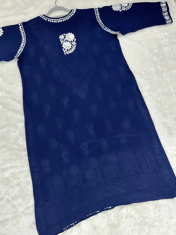 Premium_Modal_Lucknowi_Chikankari_Kurti