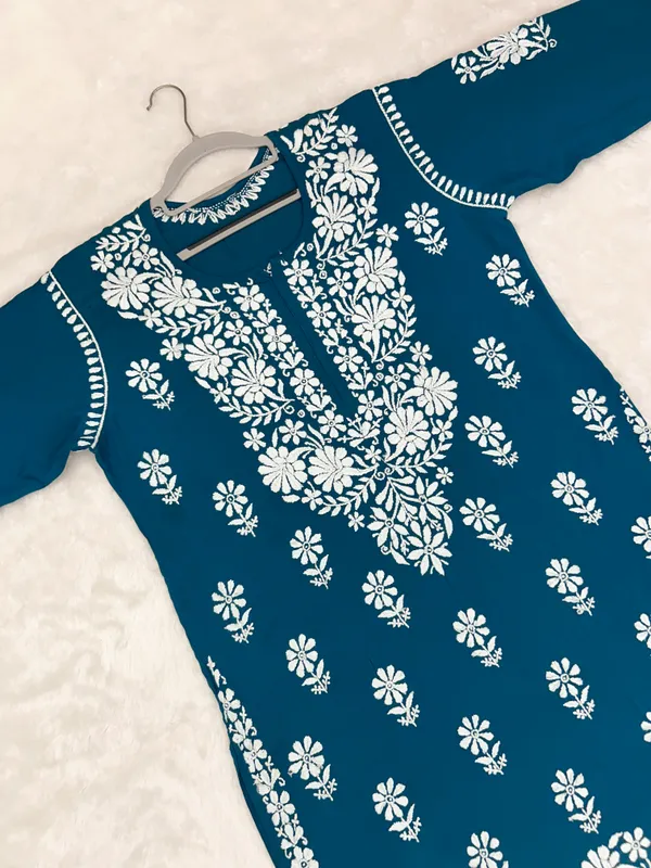 Premium_Modal_Lucknowi_Chikankari_Kurti