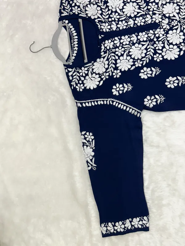 Premium_Modal_Lucknowi_Chikankari_Kurti