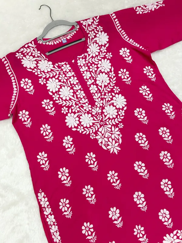 Premium_Modal_Lucknowi_Chikankari_Kurti