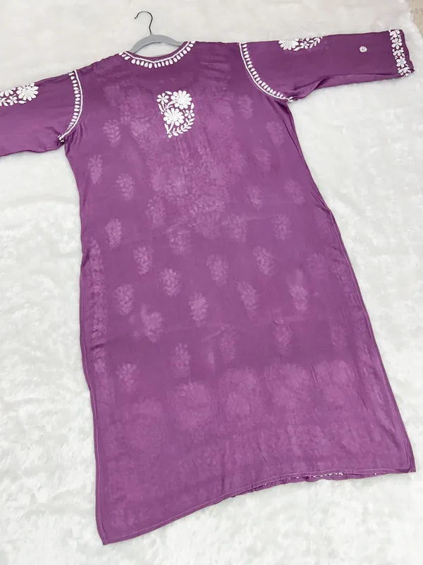 Premium_Modal_Lucknowi_Chikankari_Kurti