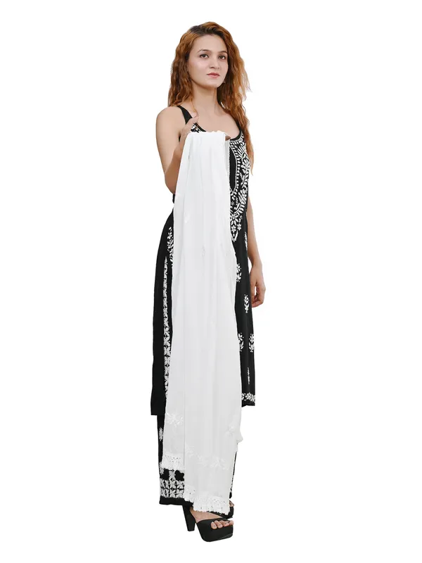White_Mul_Cotton_Lucknowi_Chikankari_Hand_Embroided_Dupatta_For_Women