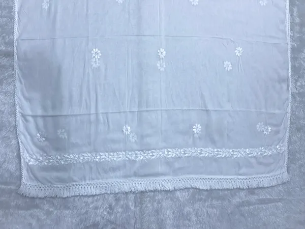 White_Chikankari_Mul_Cotton_Dupatta_with_Lace_Border