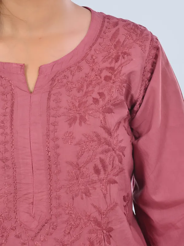 Classic_Cotton_Chikankari_Kurti_–_Light,_Elegant_&_Timeless