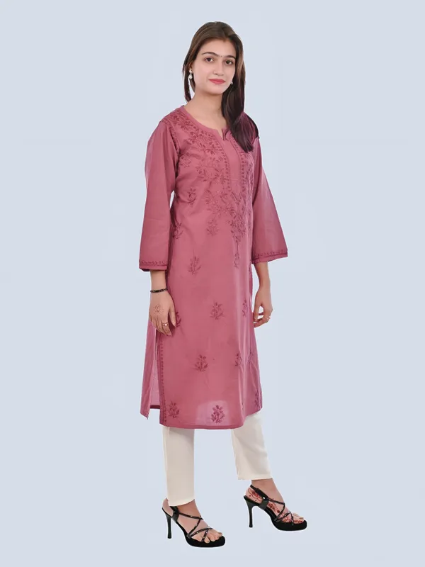 Classic_Cotton_Chikankari_Kurti_–_Light,_Elegant_&_Timeless