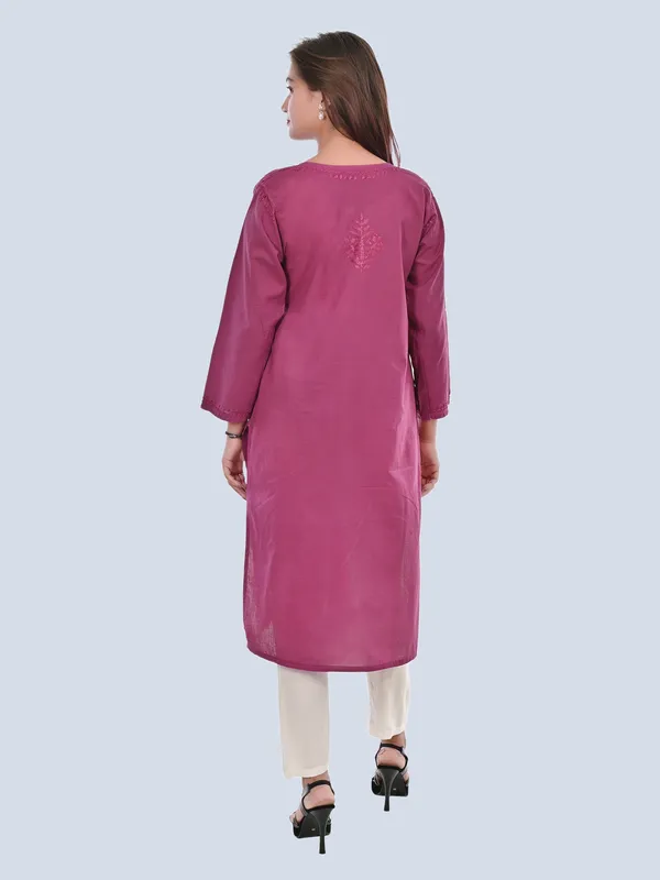 Classic_Cotton_Chikankari_Kurti_–_Light,_Elegant_&_Timeless