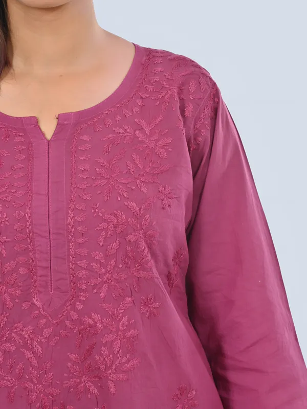 Classic_Cotton_Chikankari_Kurti_–_Light,_Elegant_&_Timeless