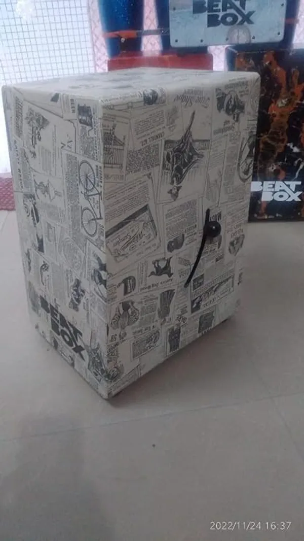 Cream_Dhusia_Adjustable_Snear_Professional_Cajon_Suitable_For_Professional_And_Biggner_Cajon_Player,_Black_Staylish_Wooden_Black_Sparkle_Colour_Cajon_Easy_To_Clean_Dust_Proof_Super_Staylish