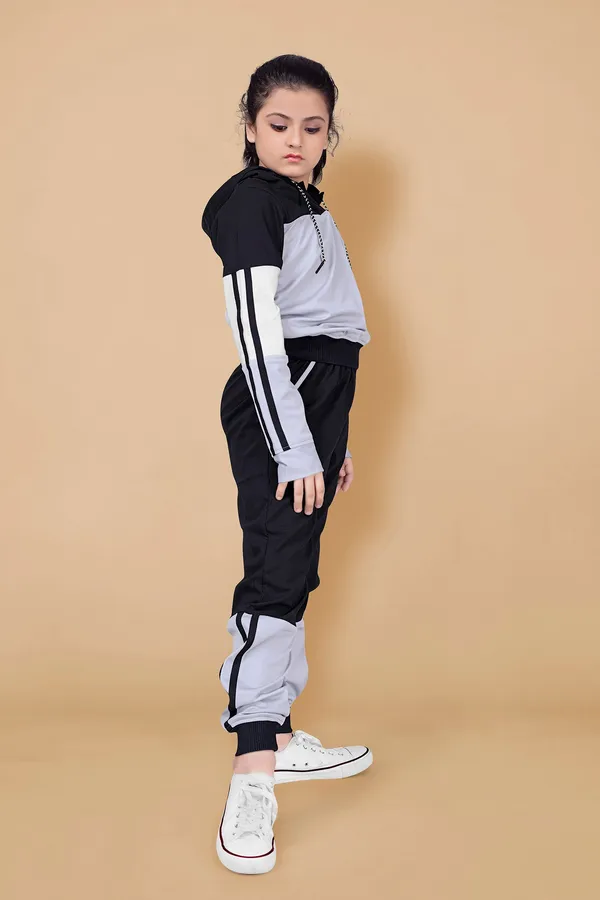 Grey_Polyester_Lycra_T-Shirt_With_Trouser_Set_For_Girls