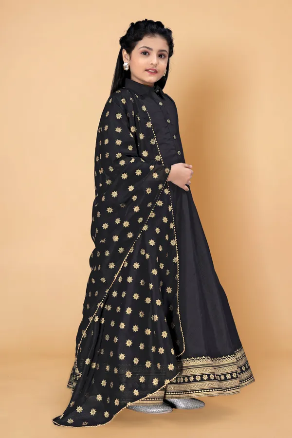 Black_Maxi_Length_Foil_Printed_Dress_With_Dupatta_For_Girls
