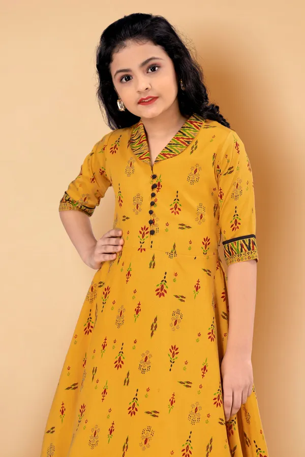 Maxi_Length_Flared_Pigment_Print_Gown_For_Girls