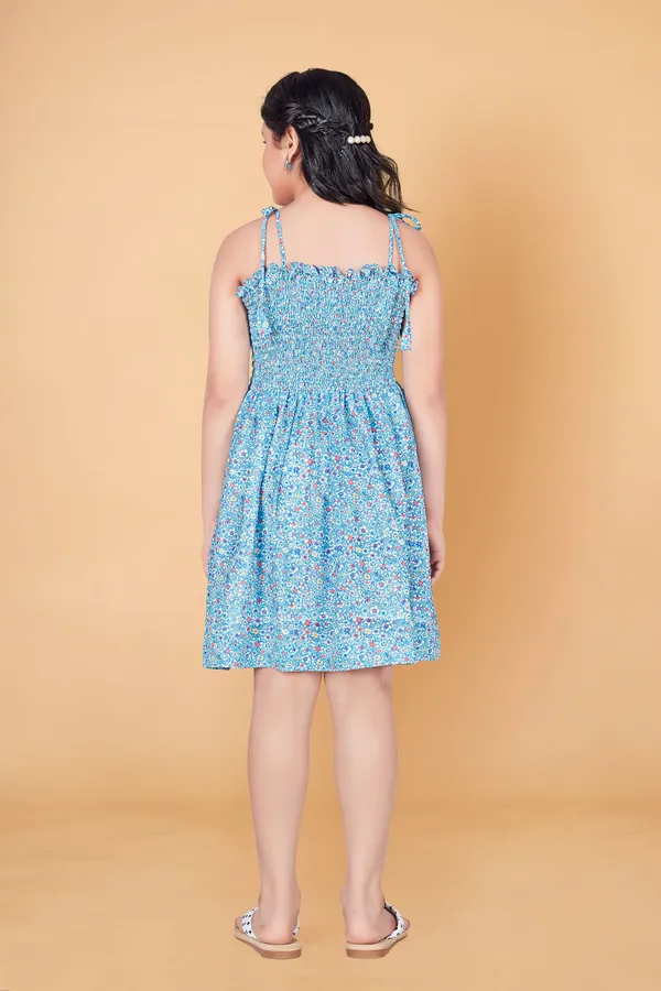 Sky_Blue_Georgette_Above_Knee_Length_Smoke_Pattern_Dresses_For_Girls