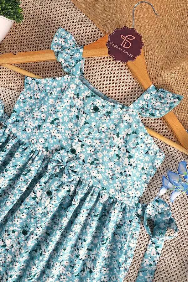 Blue_Fit_And_Flared_Floral_Printed_Above_Knee_Length_Dress_For_Girls