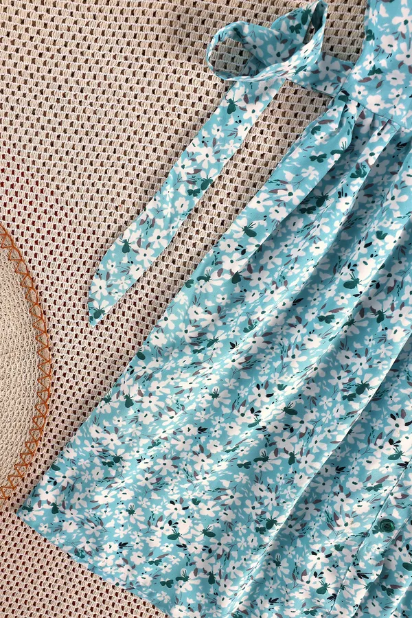 Blue_Fit_And_Flared_Floral_Printed_Above_Knee_Length_Dress_For_Girls