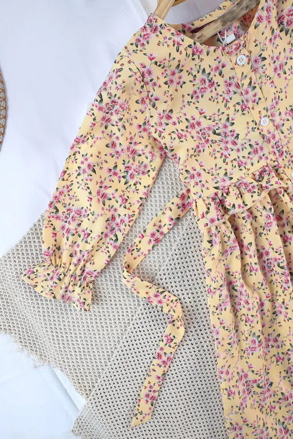 Yellow_Fit_And_Flare_Floral_Printed_Above_Knee_Length_Dress_For_Girls