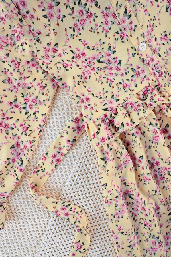 Yellow_Fit_And_Flare_Floral_Printed_Above_Knee_Length_Dress_For_Girls
