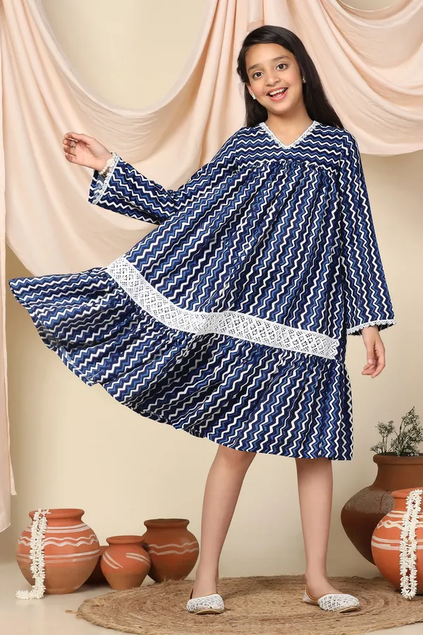 Blue_Slub_Chevron_Printed_Flounce_Knee_Length_Dress_For_Girls