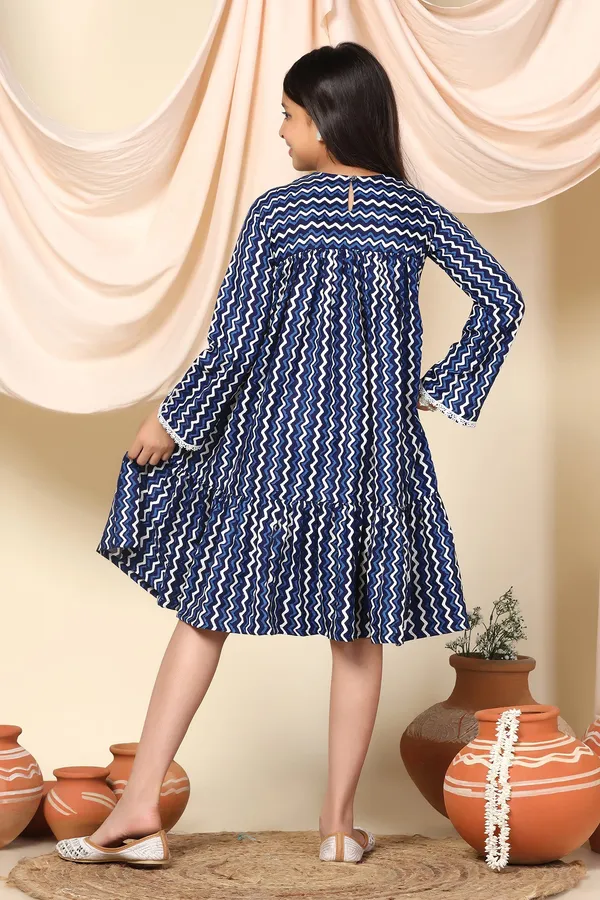 Blue_Slub_Chevron_Printed_Flounce_Knee_Length_Dress_For_Girls