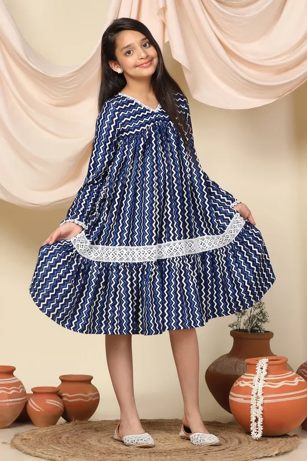 Blue_Slub_Chevron_Printed_Flounce_Knee_Length_Dress_For_Girls