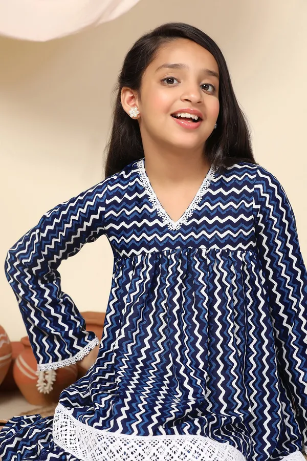 Blue_Slub_Chevron_Printed_Flounce_Knee_Length_Dress_For_Girls