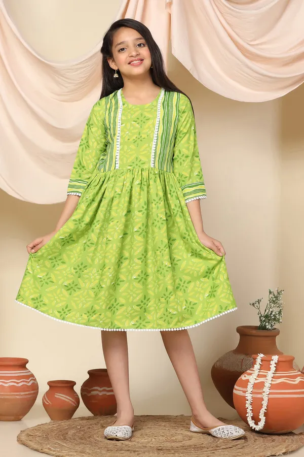 Parrot_Green_Slub_Floral_Printed_Knee_Length_Dress_For_Girls