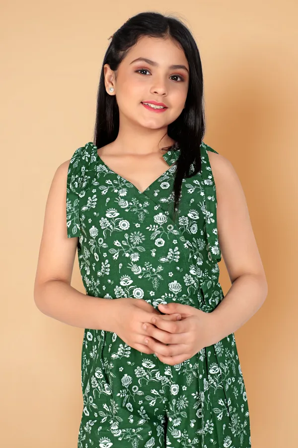 Green_Casual_Pure_Cotton_Print_Self_Tie_Knot_Capri_Jumpsuit_For_Girls