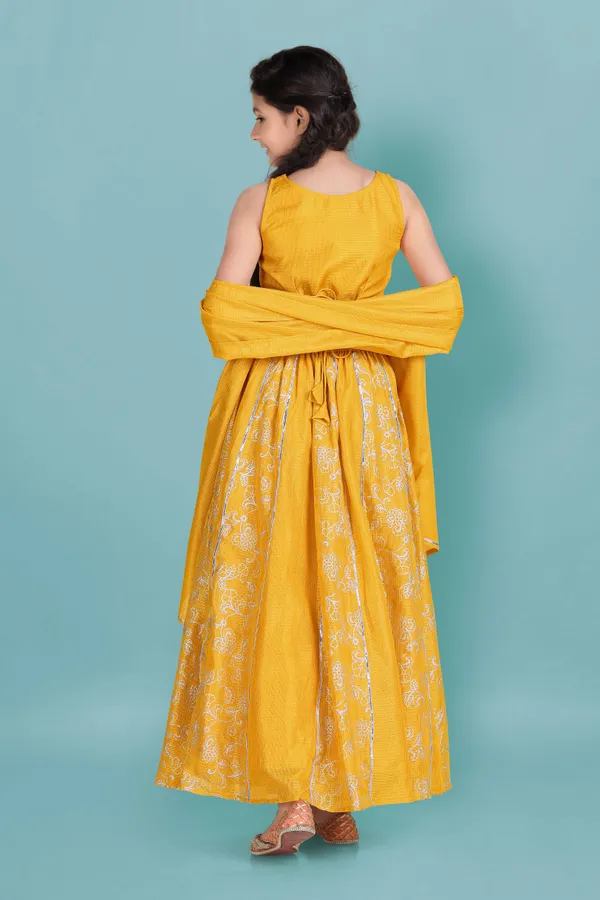 Yellow_Kota_Doria_Foil_Printed_Readymade_Lehenga_Choli_And_Dupatta_Set_For_Girls
