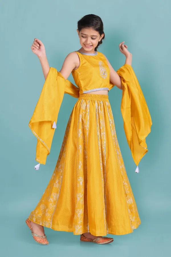 Yellow_Kota_Doria_Foil_Printed_Readymade_Lehenga_Choli_And_Dupatta_Set_For_Girls