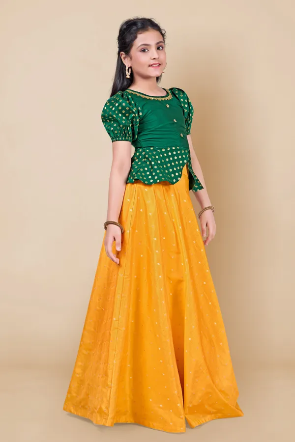 Green_Taffeta_Foil_Printed_Readymade_Lehenga_Choli_For_Girls