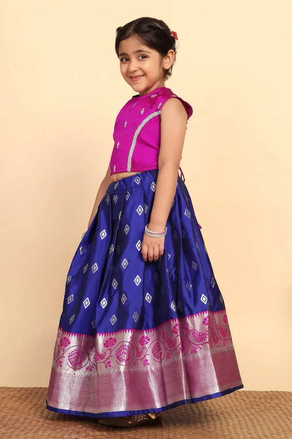 Rani_Pink_Jacquard_Work_Lehenga_Choli_Set_For_Girls