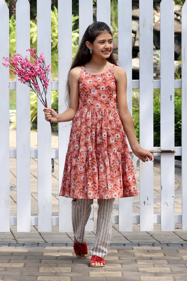 Peach_Floral_Printed_Cotton_Kurta_With_Pant_Set_For_Girls
