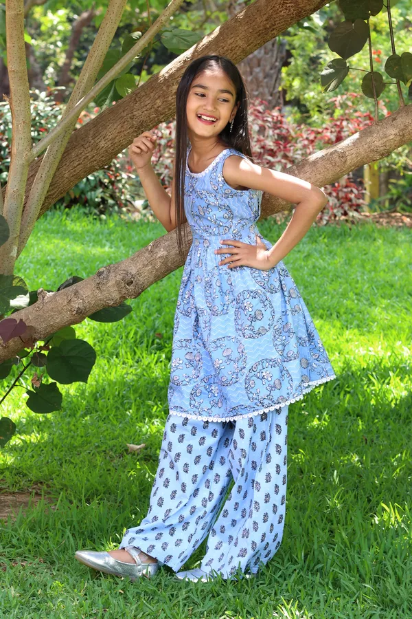Blue_Floral_Printed_Cotton_Kurta_And_Palazzo_Set